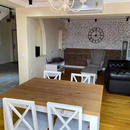 Rustic Apartman