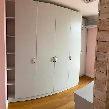 Rustic Apartman